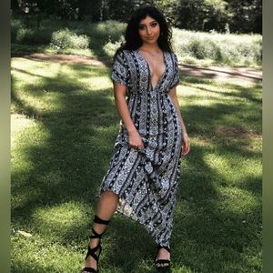 Plunging neckline maxi Aztec print black and white dress